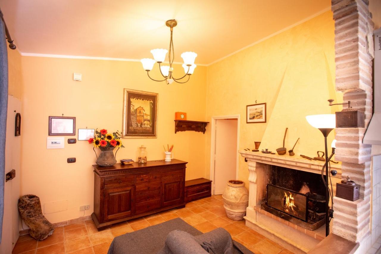 Villa Relax Nell' Antico Borgo Casperia Exterior foto